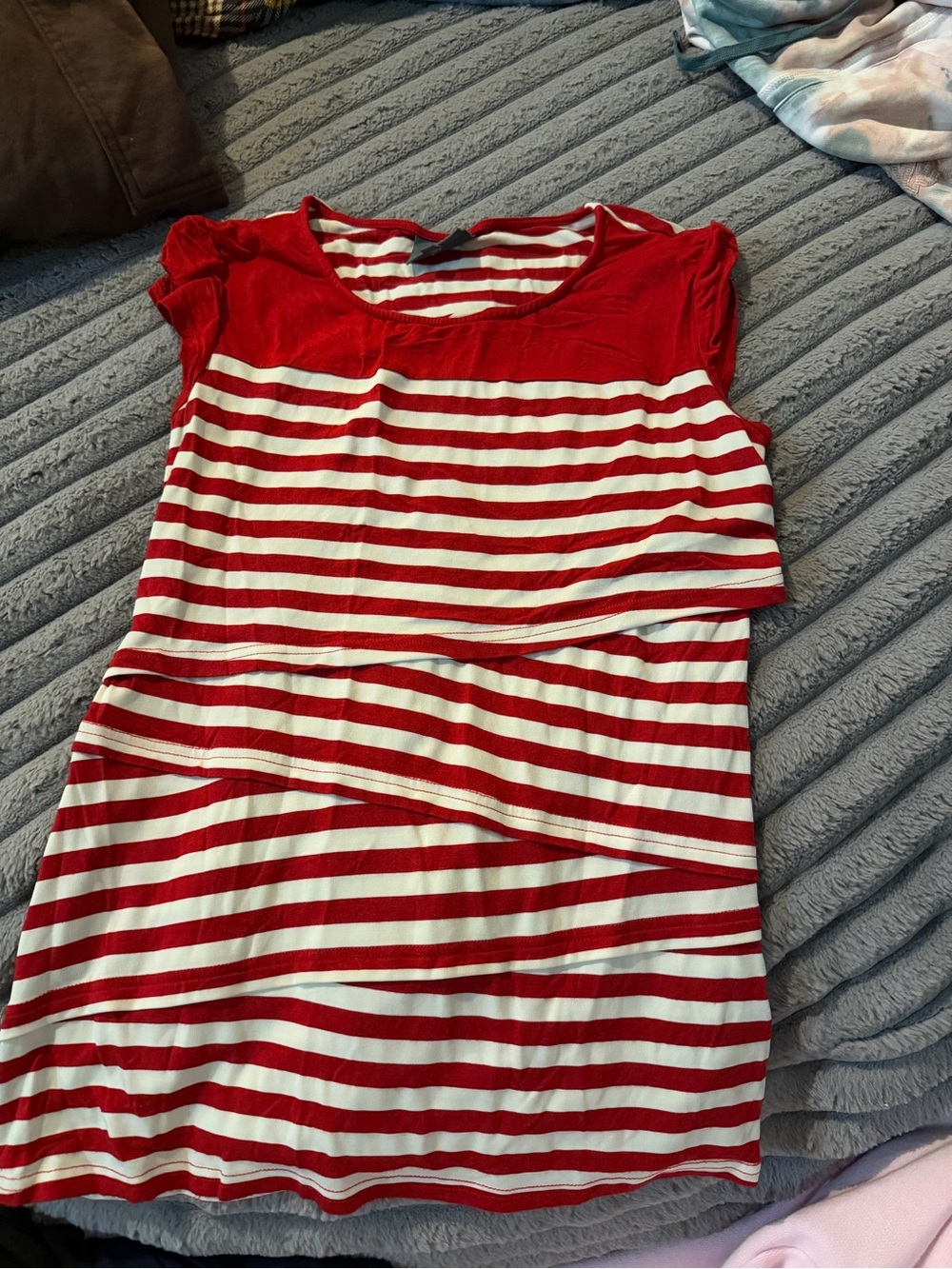 Maternity/nursing shirt